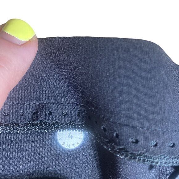 Lululemon mind over miles crop leggings black size 4 w6Acws - Picture 10 of 10